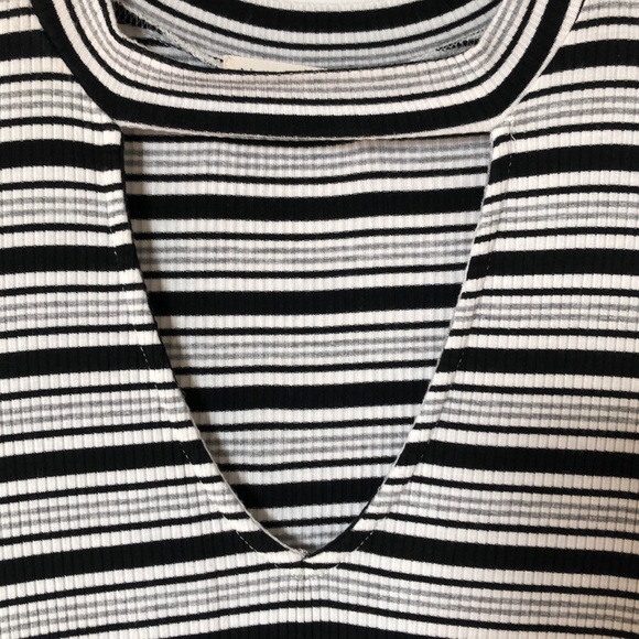 High-Collar V-Neck Black & White Striped Dress - Picture 3 of 4